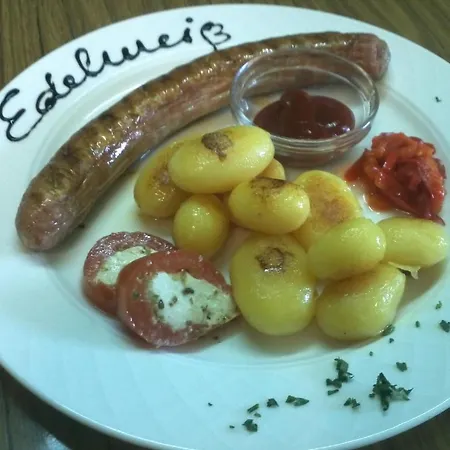 Hotel Edelweisshof 2*