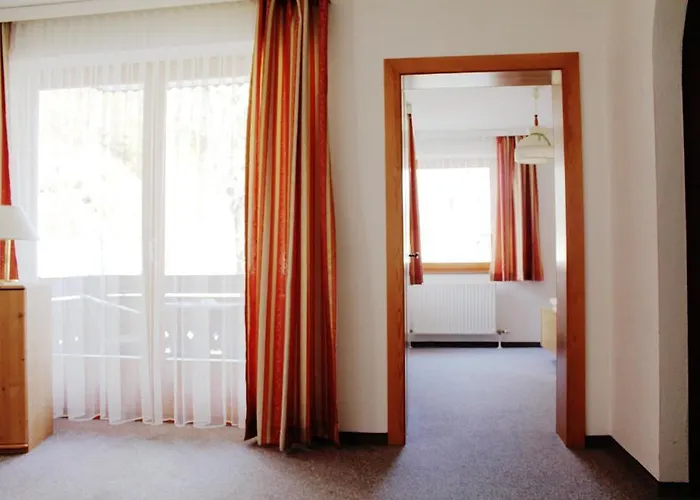 Hotel Edelweisshof 2*