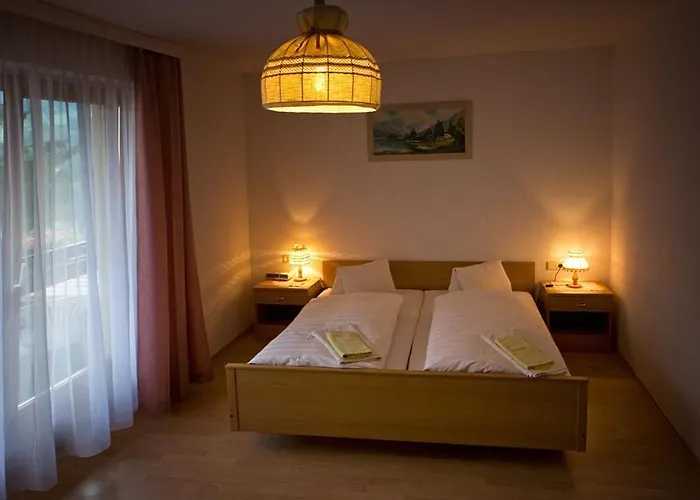 Hotel Edelweisshof 2*